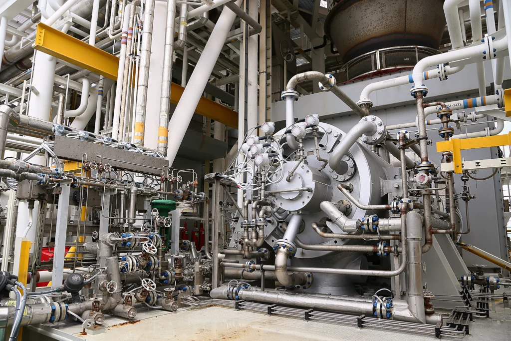 Machine turbine in oil and gas plant for drive compressor unit for operation.